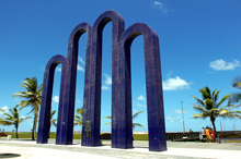 Monumento na praia da Atalaia