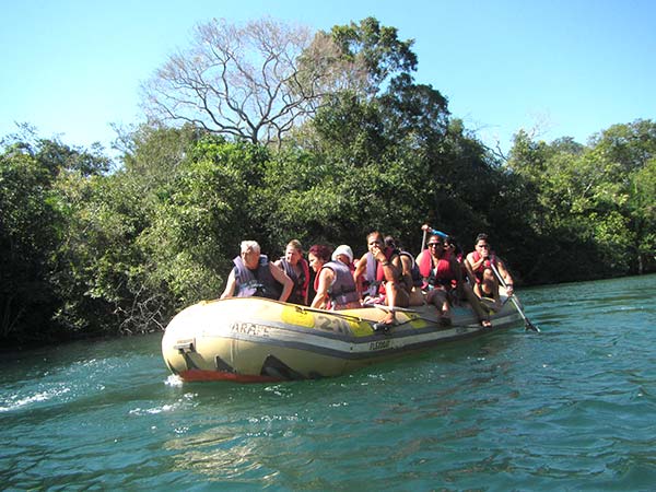 Passeio de barco em Bonito MS