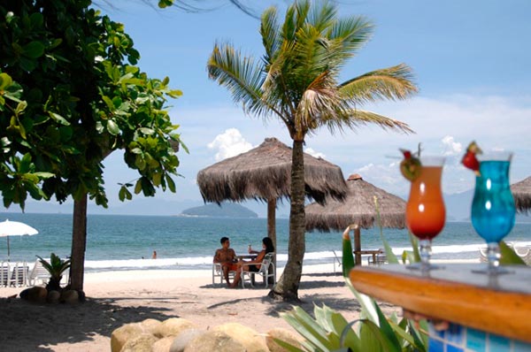 Praia próxima ao hotel do bosque