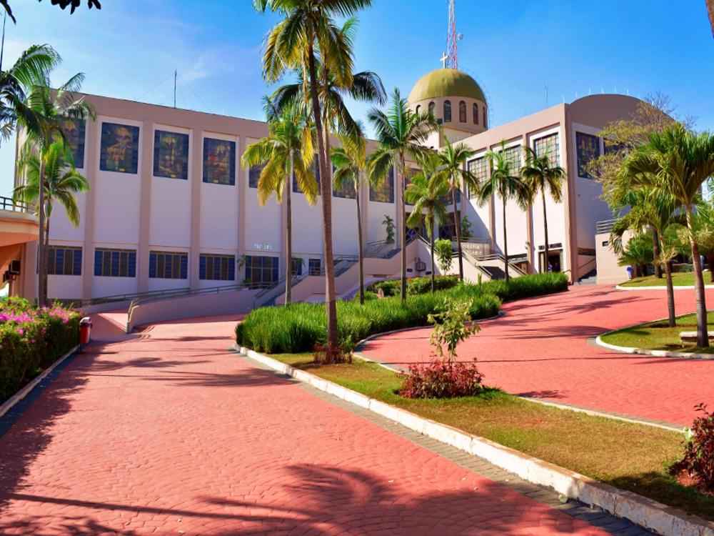 TRINDADE + BRASÍLIA + CALDAS NOVAS + GOIÂNIA