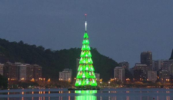 Árvore Natal da Lagoa Rodr. de Freitas