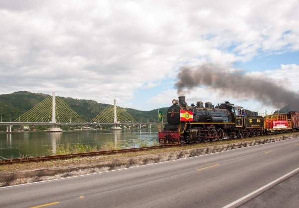 Bate e Volta - Expresso Anitta