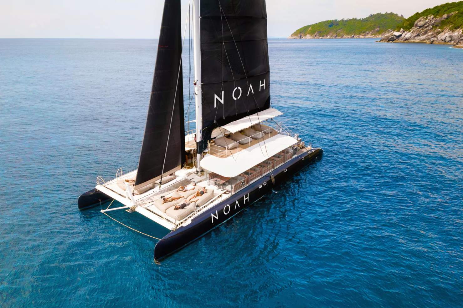 Tour Ilhas Coral e Racha com Catamarã de Luxo (PK028)