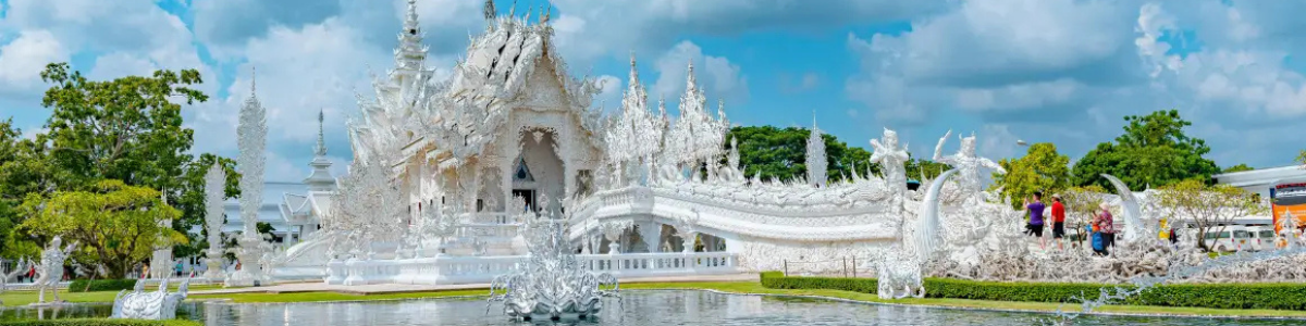 Passeio Chiang Rai Templos e Tribos em Português