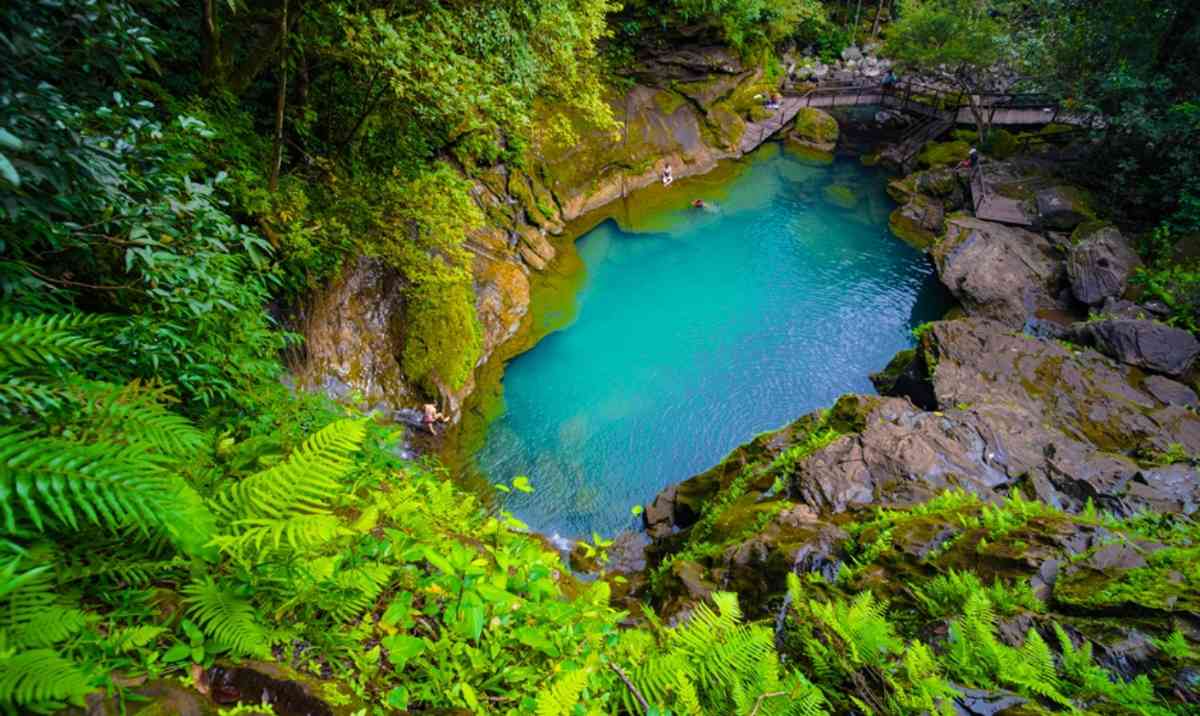 POÇO AZUL E PEDRA CAÍDA