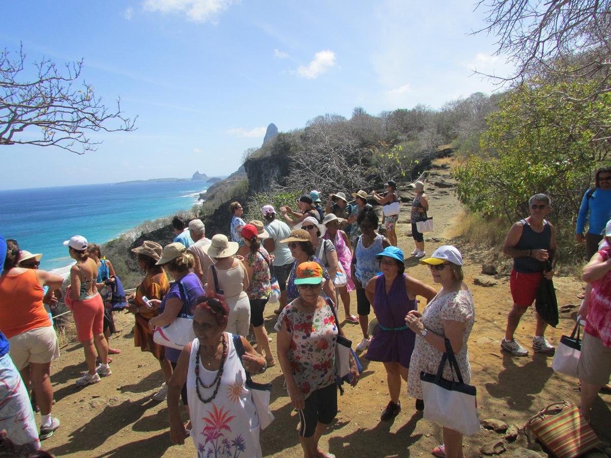 Grupo para Fernando de Noronha Grupo para Fernando de Noronha