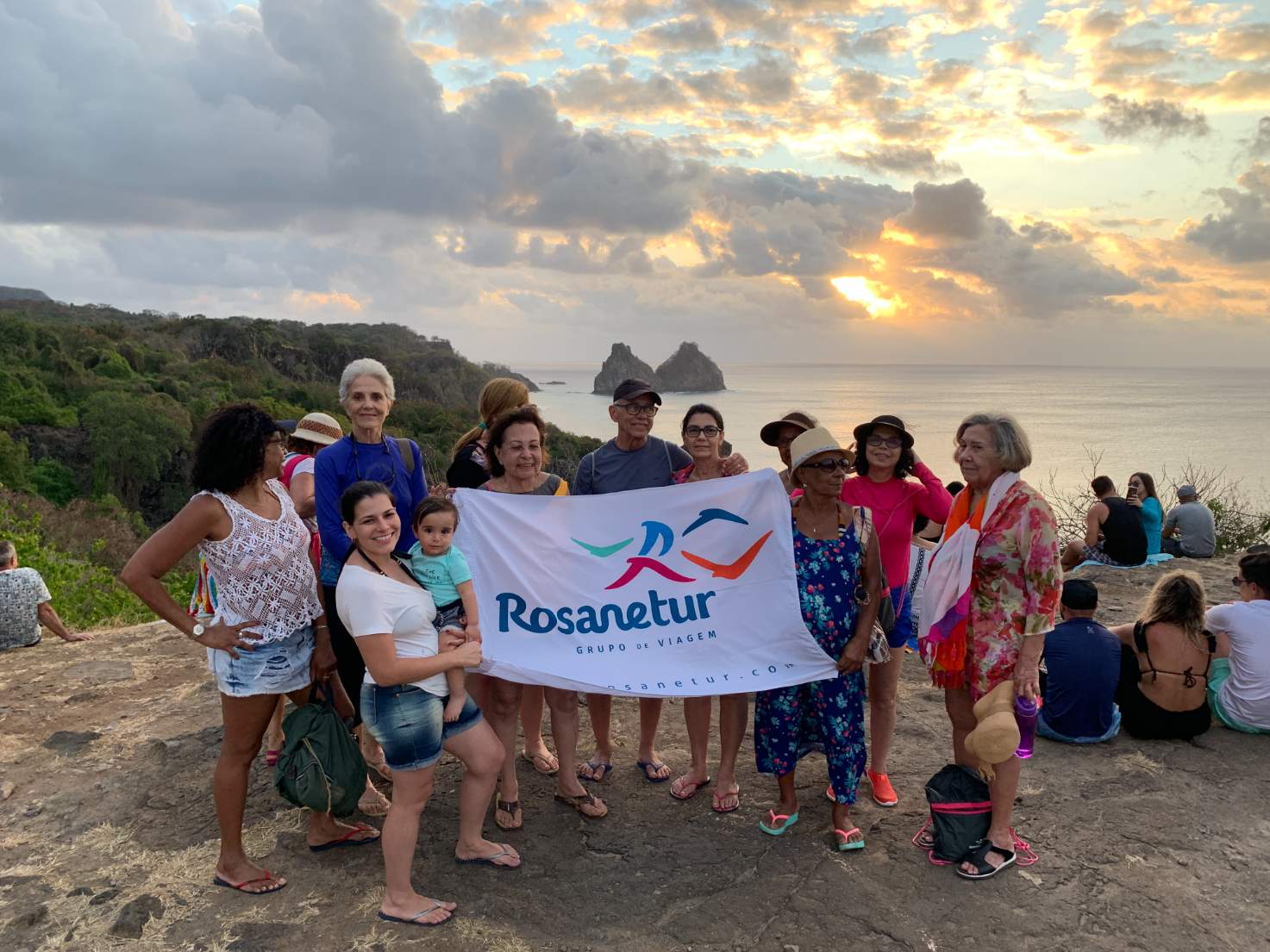 Grupo para Fernando de Noronha Grupo para Fernando de Noronha