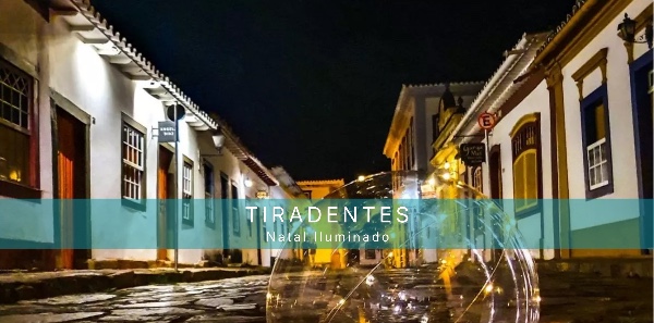 Tiradentes met Verlichte Kerst