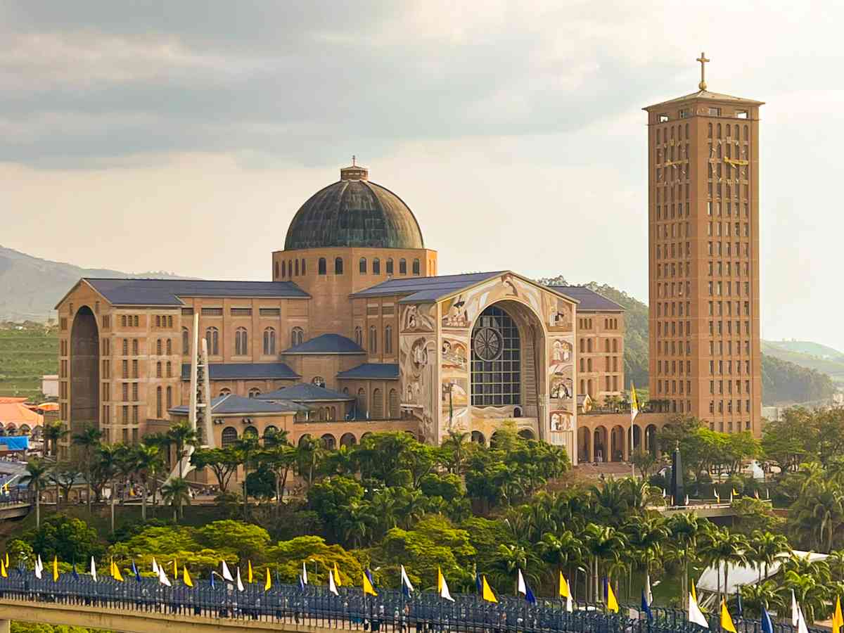 Aparecida com visita à Canção Nova